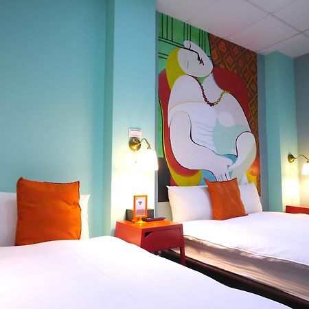Hôtel Luca à Taichung Extérieur photo