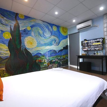 Hôtel Luca à Taichung Extérieur photo