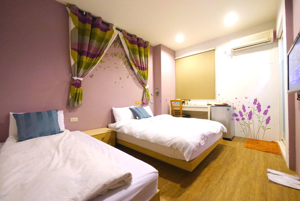 Hôtel Luca à Taichung Extérieur photo