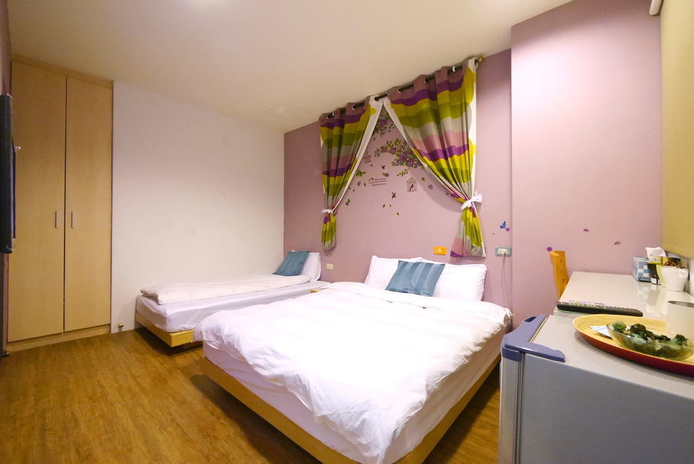 Hôtel Luca à Taichung Extérieur photo