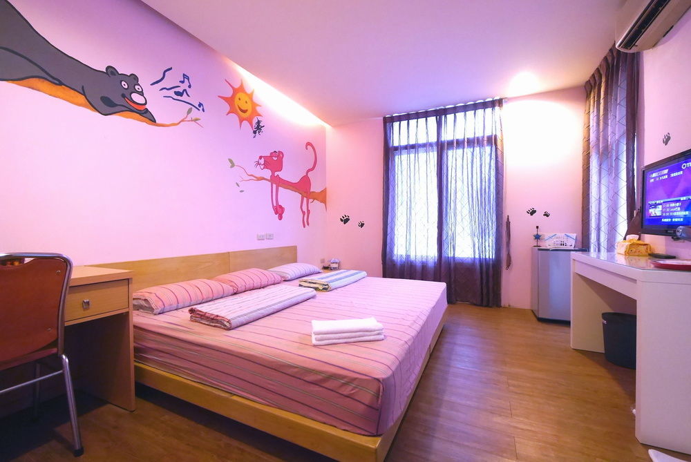 Hôtel Luca à Taichung Extérieur photo