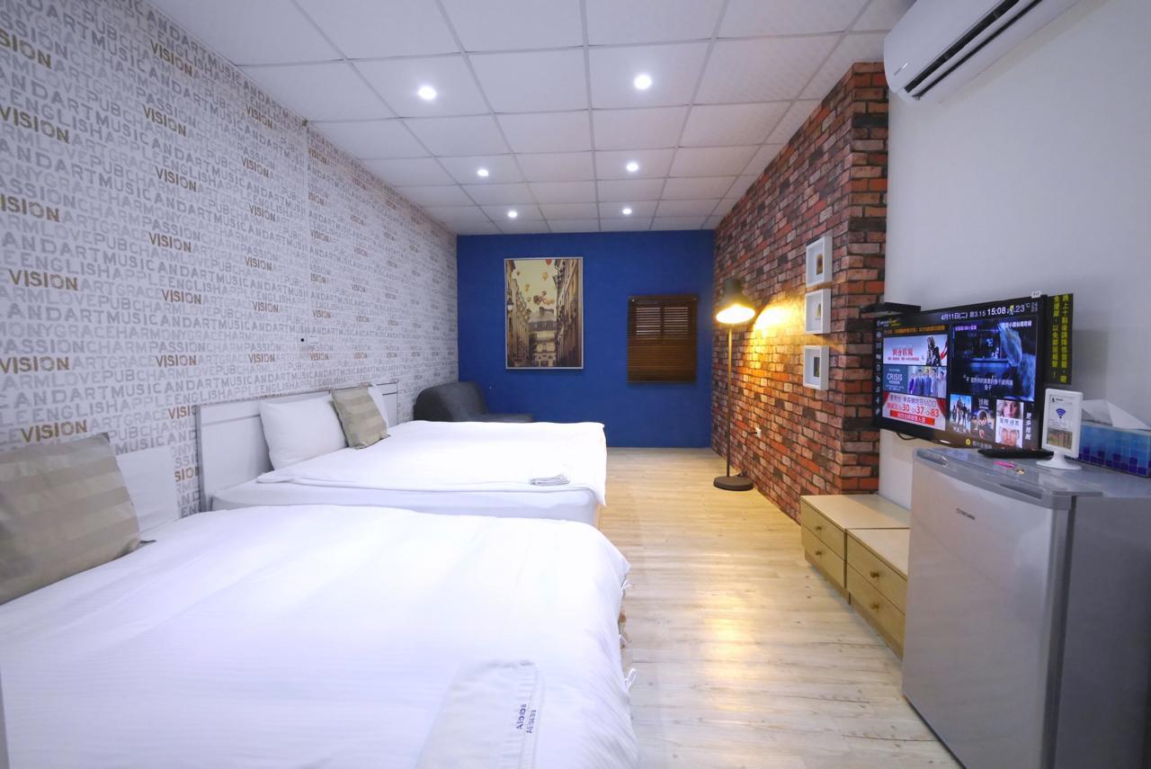 Hôtel Luca à Taichung Extérieur photo