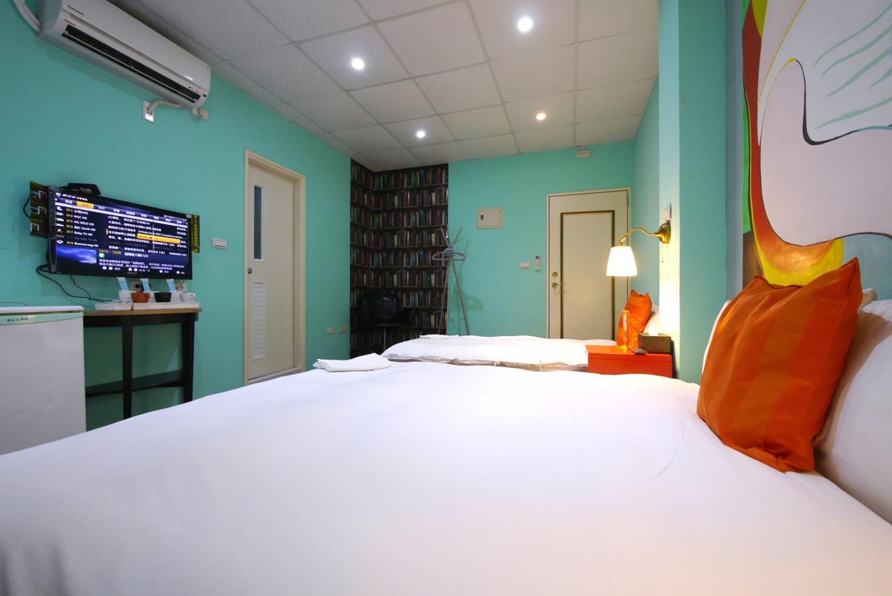 Hôtel Luca à Taichung Extérieur photo