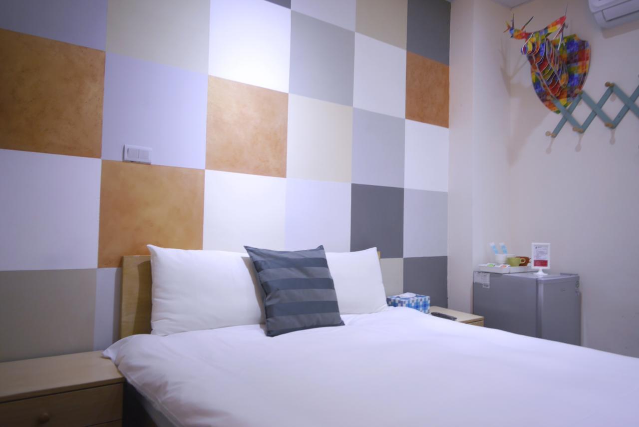 Hôtel Luca à Taichung Extérieur photo