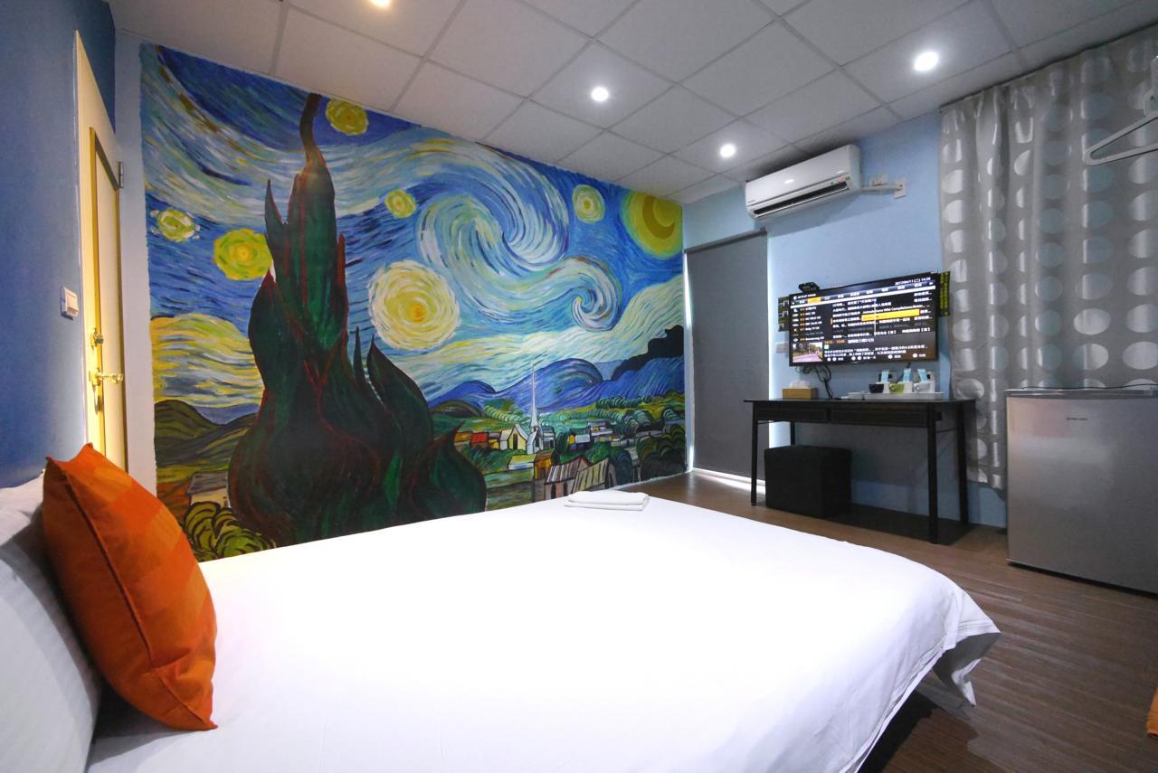 Hôtel Luca à Taichung Extérieur photo