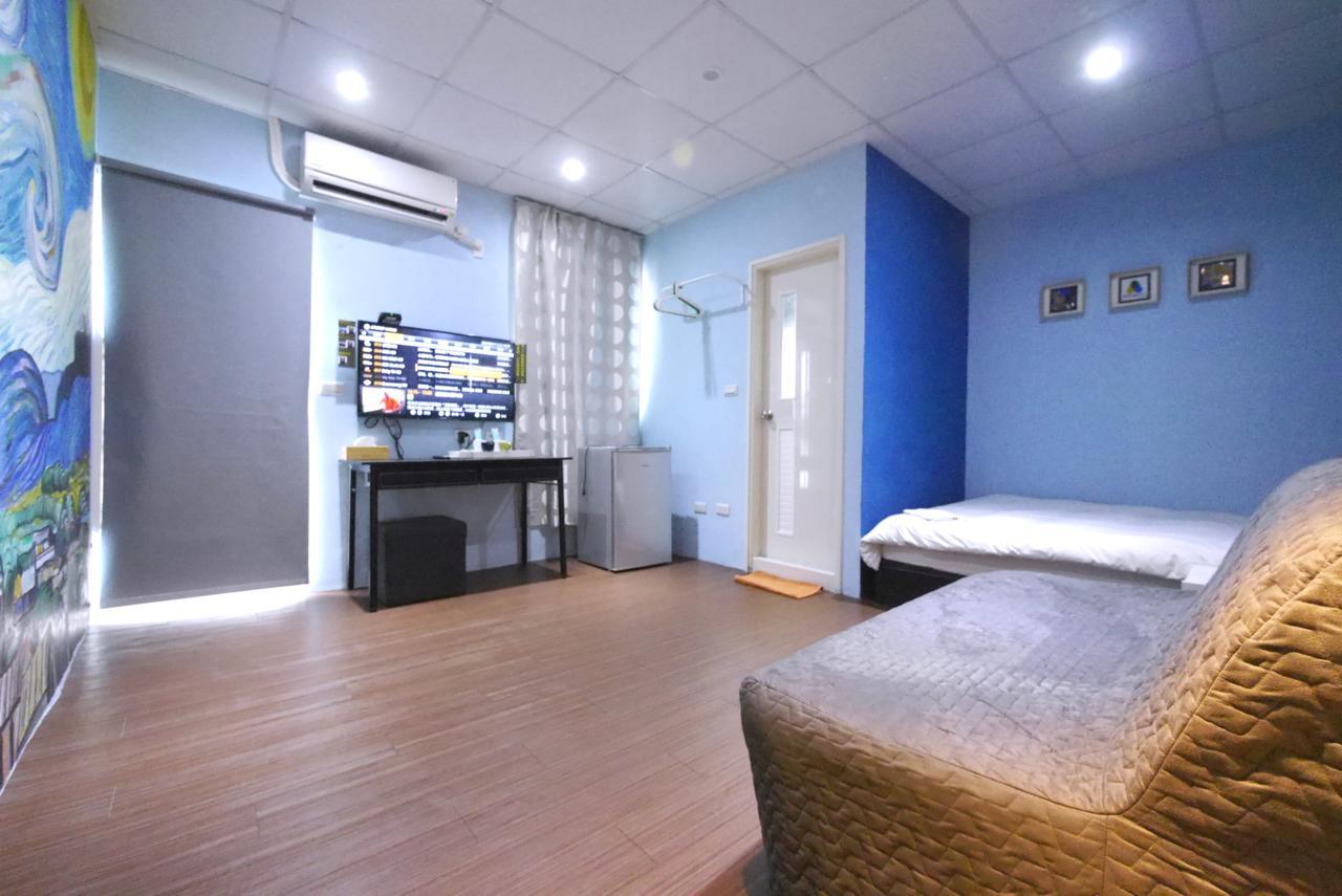 Hôtel Luca à Taichung Extérieur photo