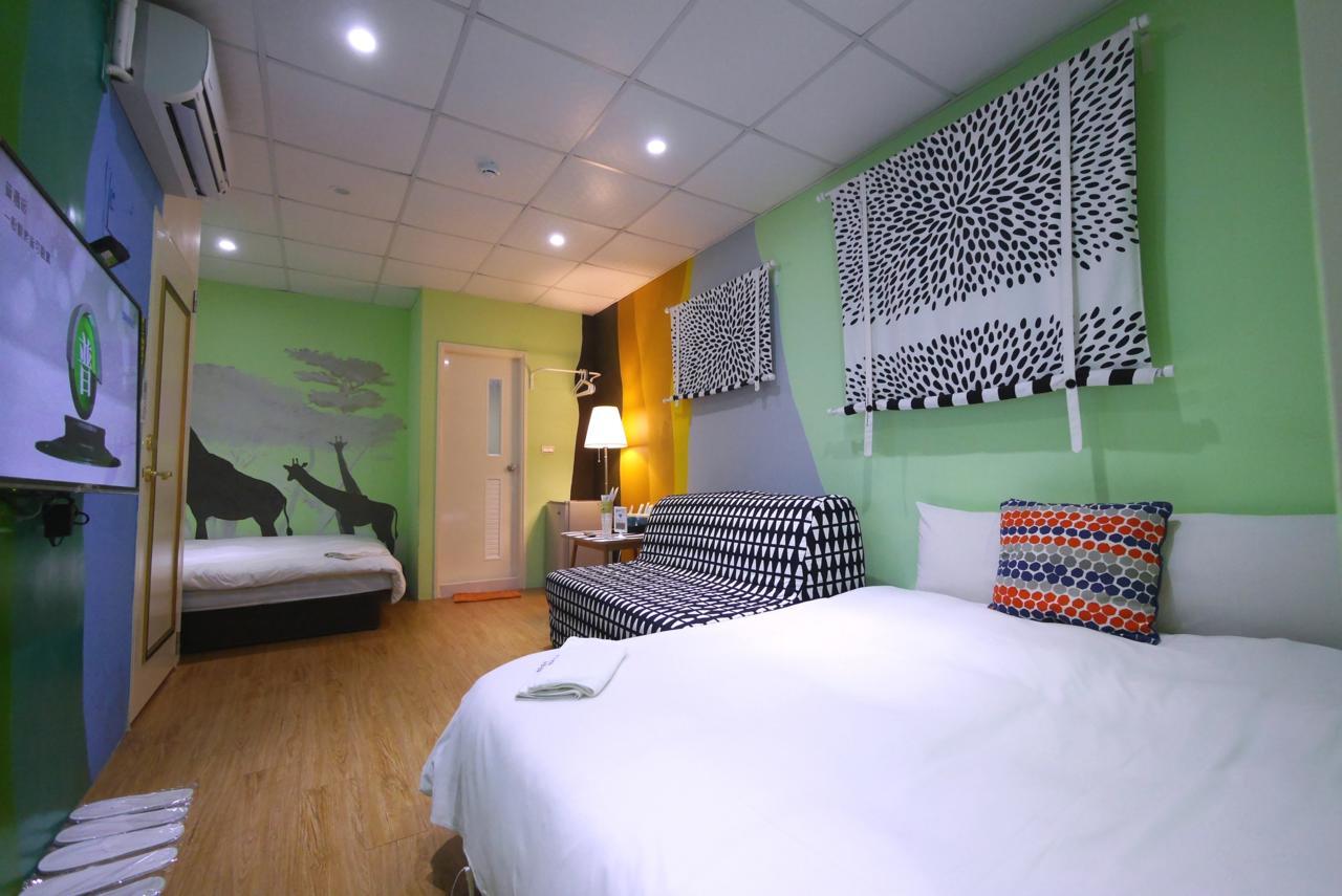 Hôtel Luca à Taichung Extérieur photo