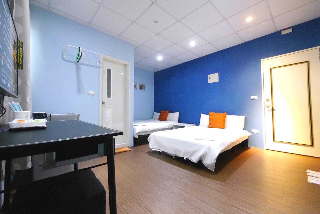 Hôtel Luca à Taichung Extérieur photo